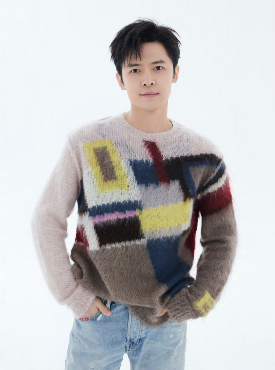 付辛博出道16周年晒帅照营业,当了爸爸还是清清爽爽大男生形象,颜值挺