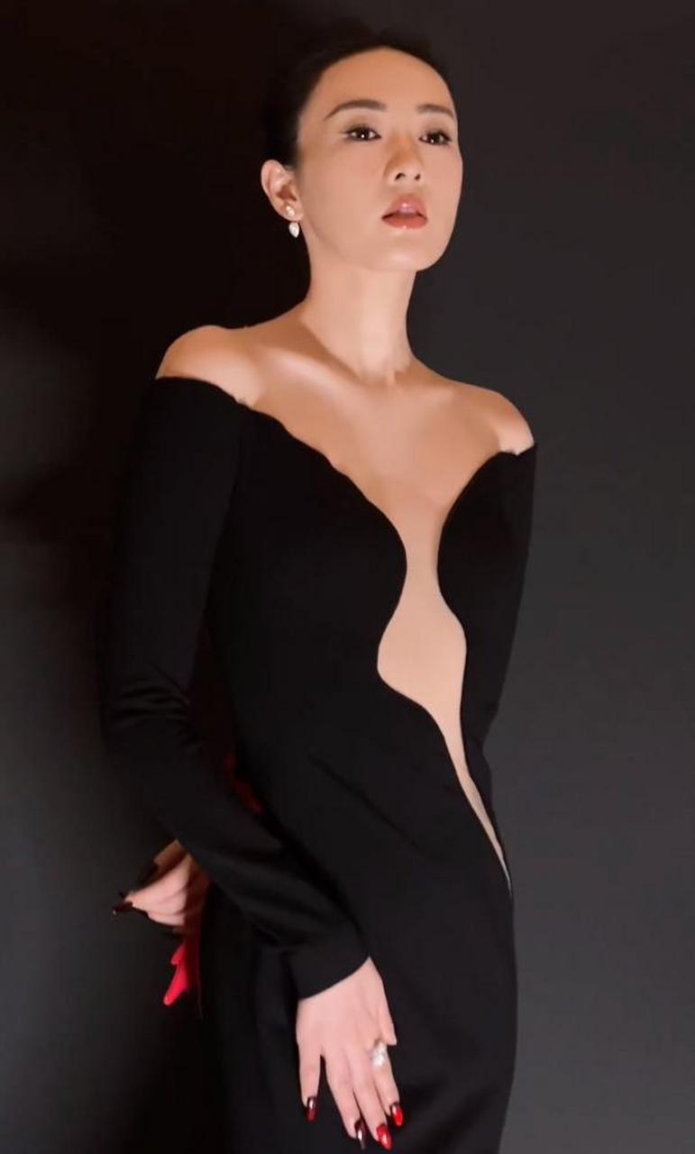 童瑶身材真好,喜欢她演的电视剧!