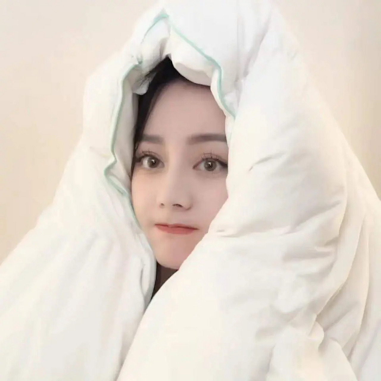 迪丽热巴~好萌啊