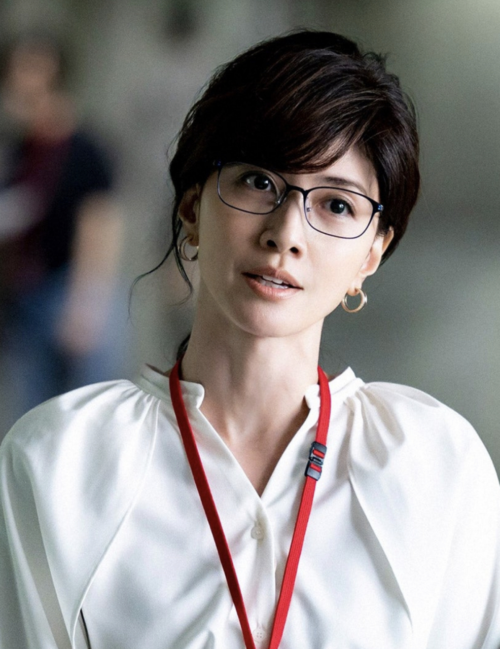 今年48岁的内田有纪,在娱乐圈里已经打拼了三十年.