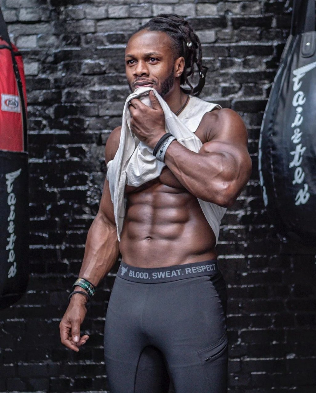 ulisses jr(尤利西斯) 1976年3月5日出生于美国纽约,身高178cm,体重92