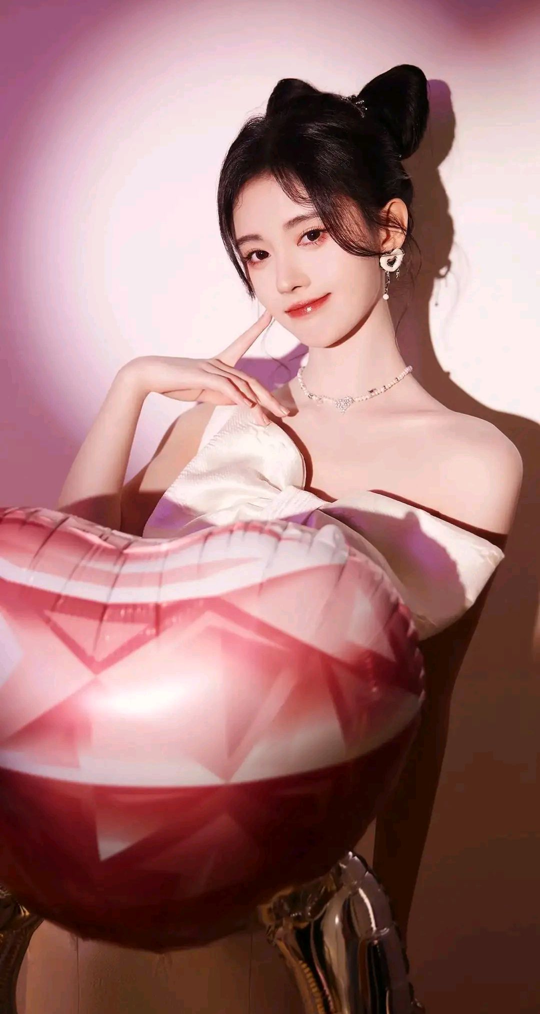 《每日一星》鞠婧祎写真真美,看着她的眼睛就有恋爱的感觉