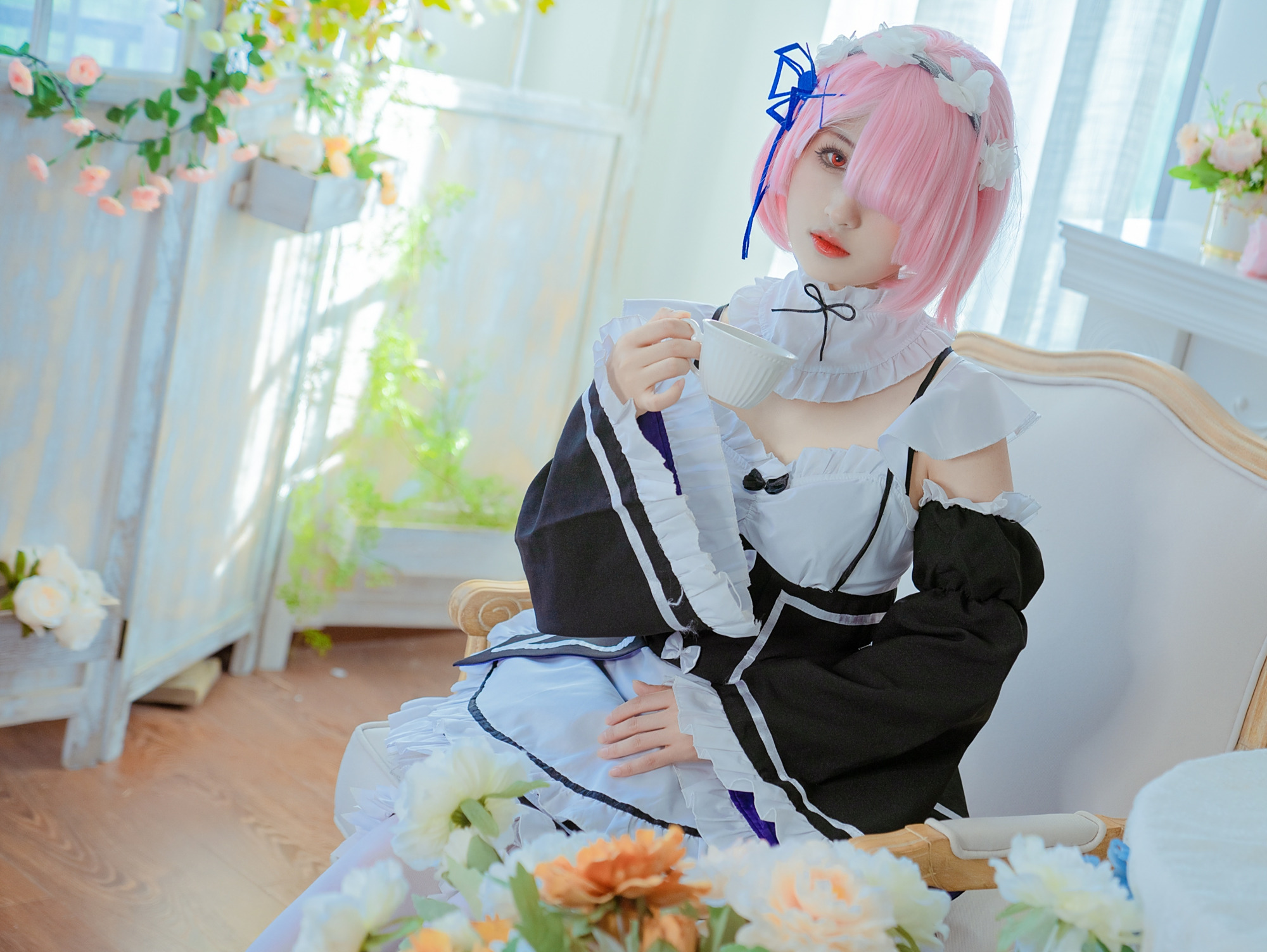 绝美的"白丝"女仆拉姆cos,能让主人你心动吗?