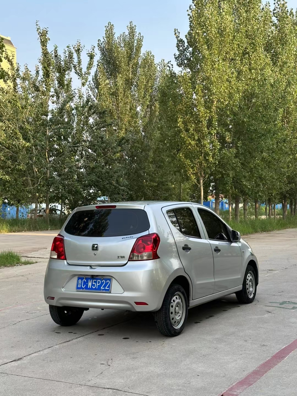 14年众泰z100,1.0手动档,审保23年12月.全车原版,实表8万公里.