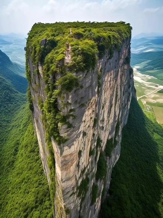 震撼的风景 悬崖峭壁上的风景