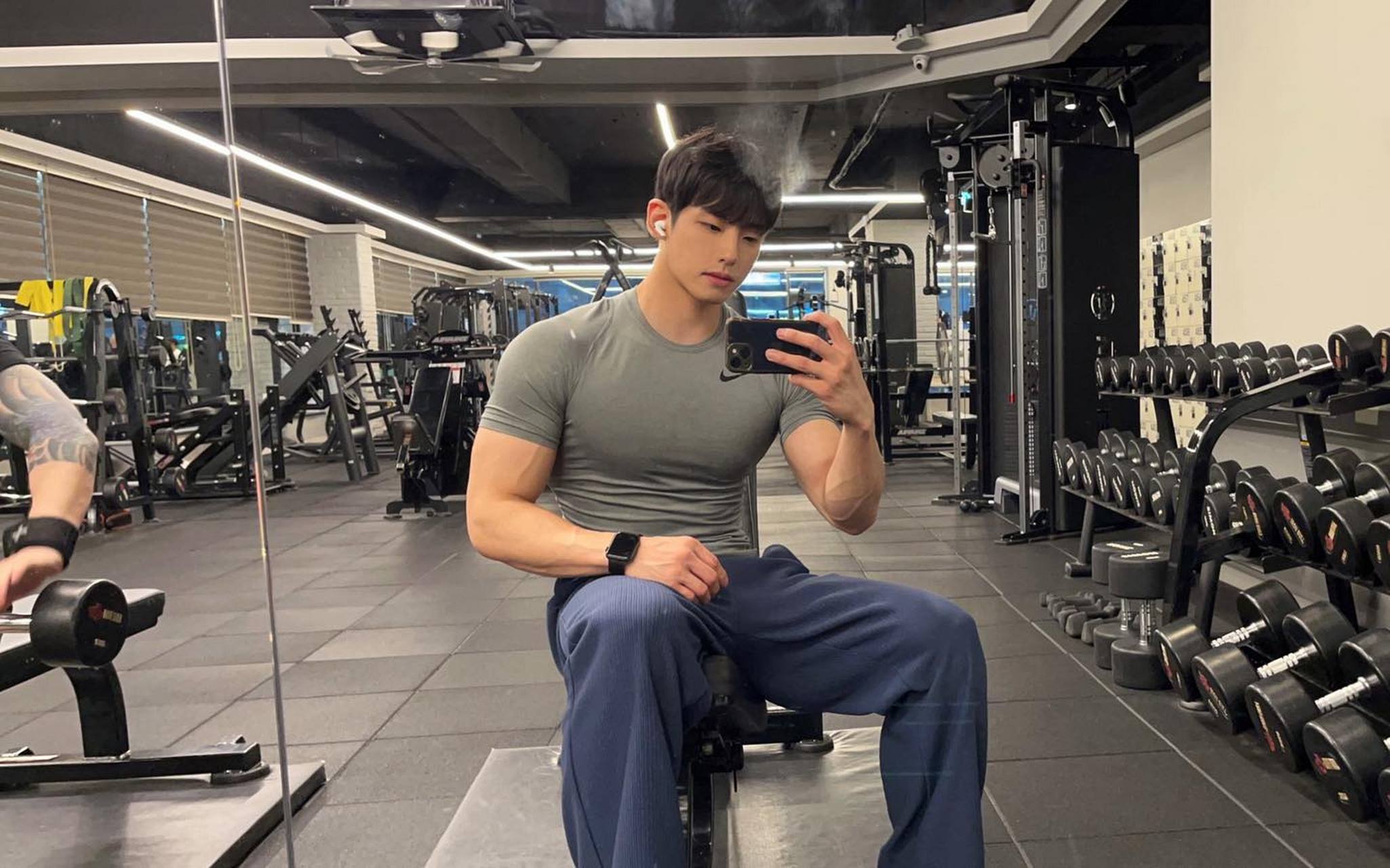 这种可爱又壮的男朋友喜欢吗?#帅哥# #肌肉型男