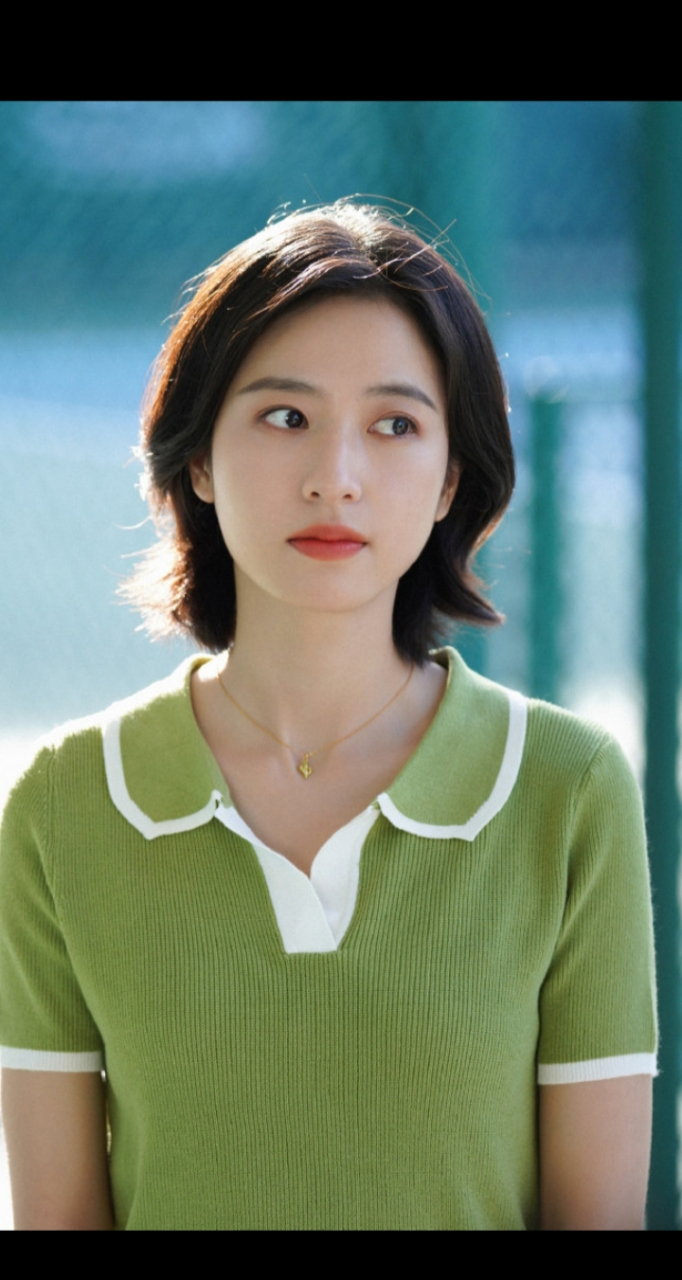 周雨彤高清壁纸无水印头像(一)[比心]