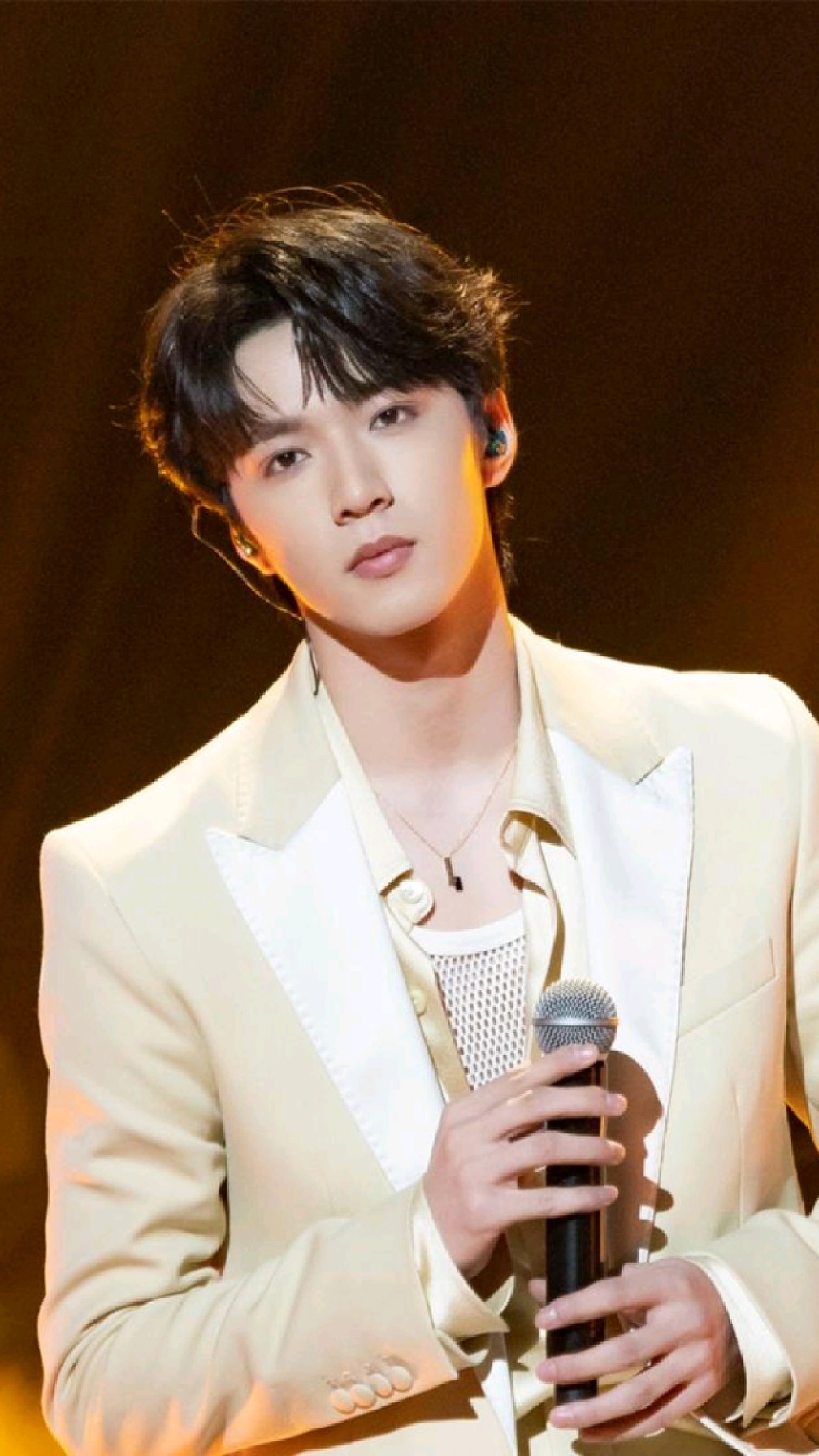 刘耀文最新单曲-耀眼的你