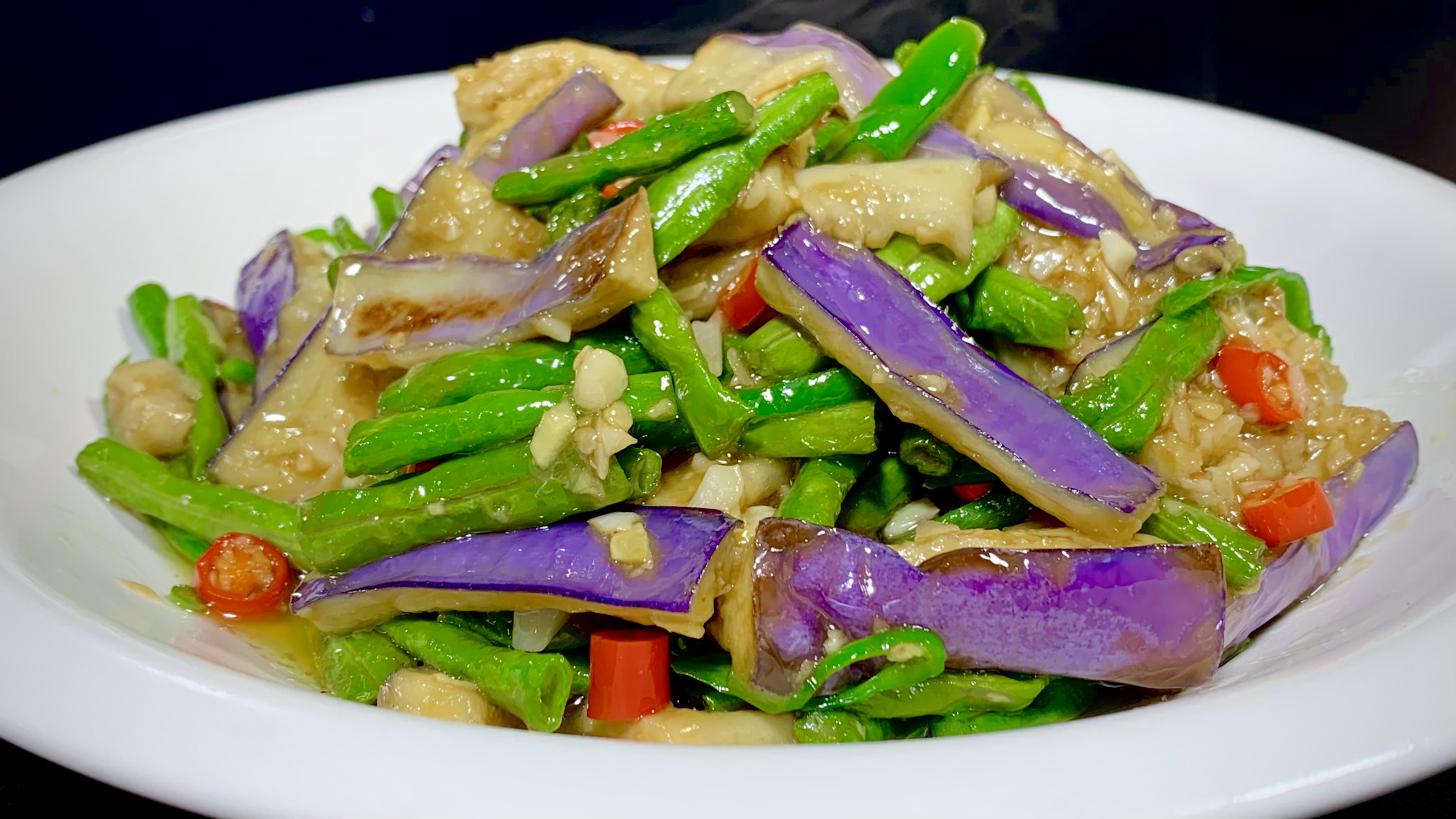 炒茄子豆角,有人焯水有人直接下锅炒,怪不得不好吃,总厨来教你