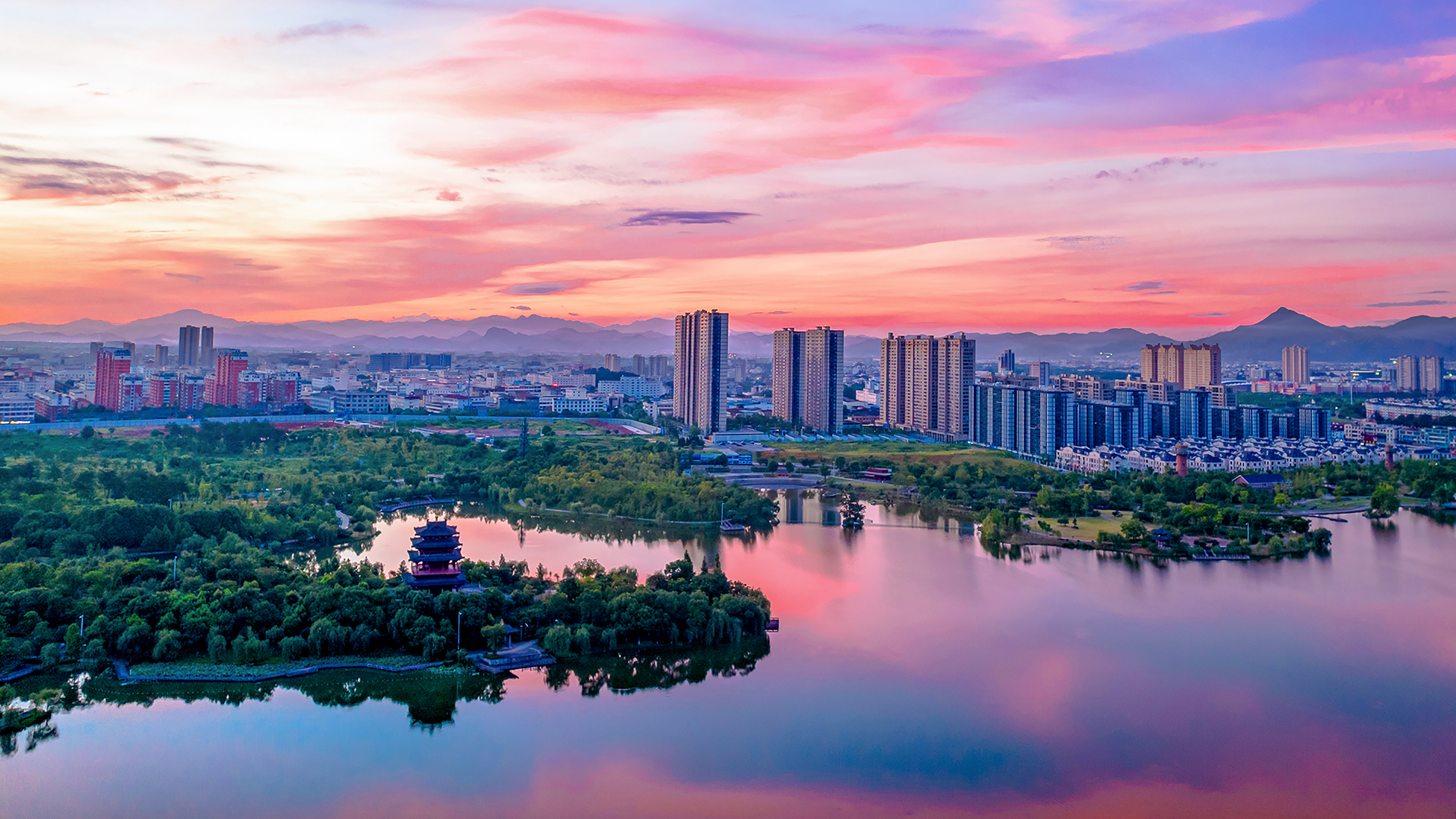 从"工业强县"到"生态立县"——讲述新时代的"浦江故事"