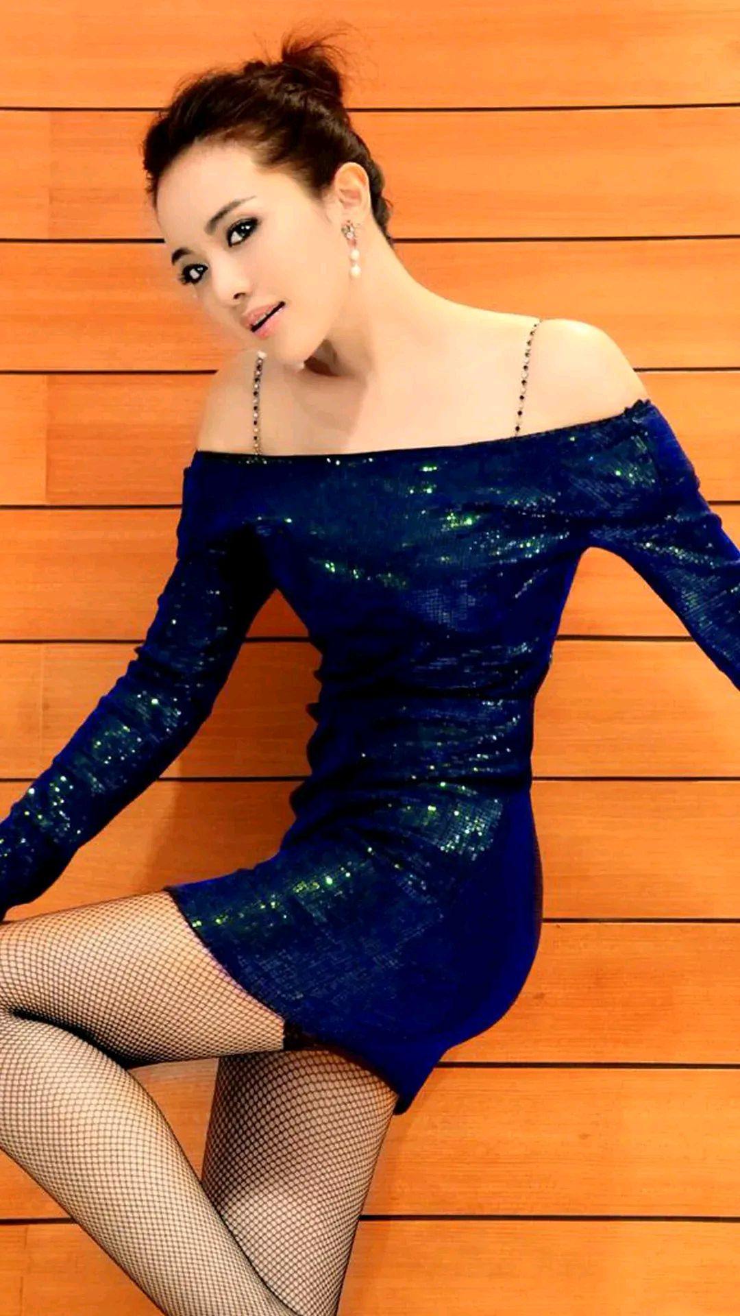 孟茜婀娜多姿,千娇百媚,风华绝代