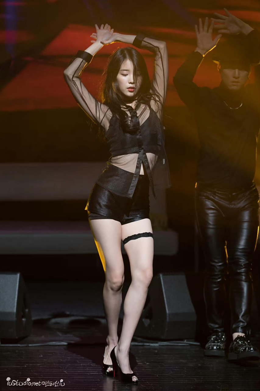 养眼美女# #性感美腿# 李知恩 性感身材合集