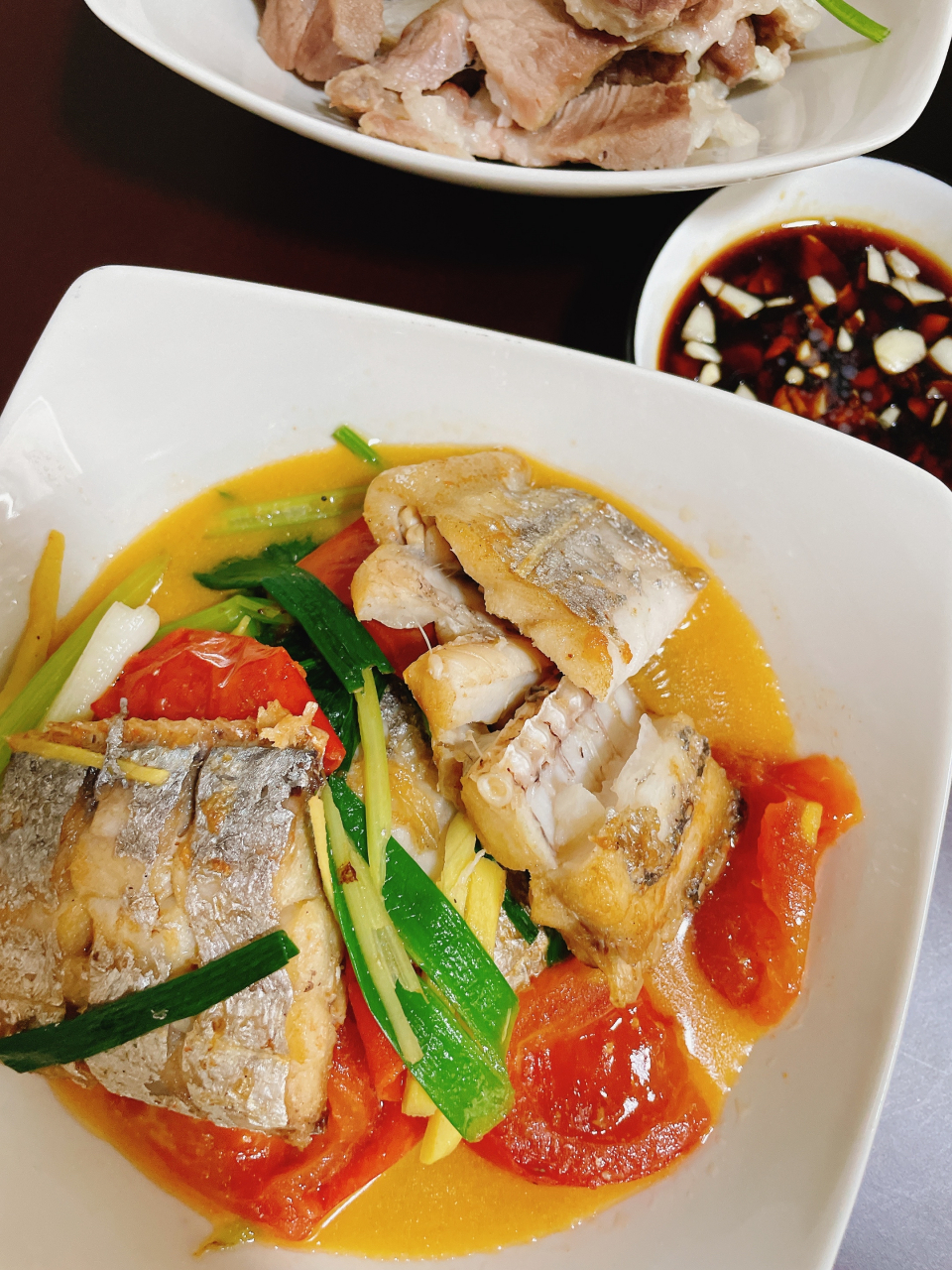 潮汕家常菜 白灼粉肠 白灼猪肉 清炒包心菜 番茄煮带鱼 家常做法简单