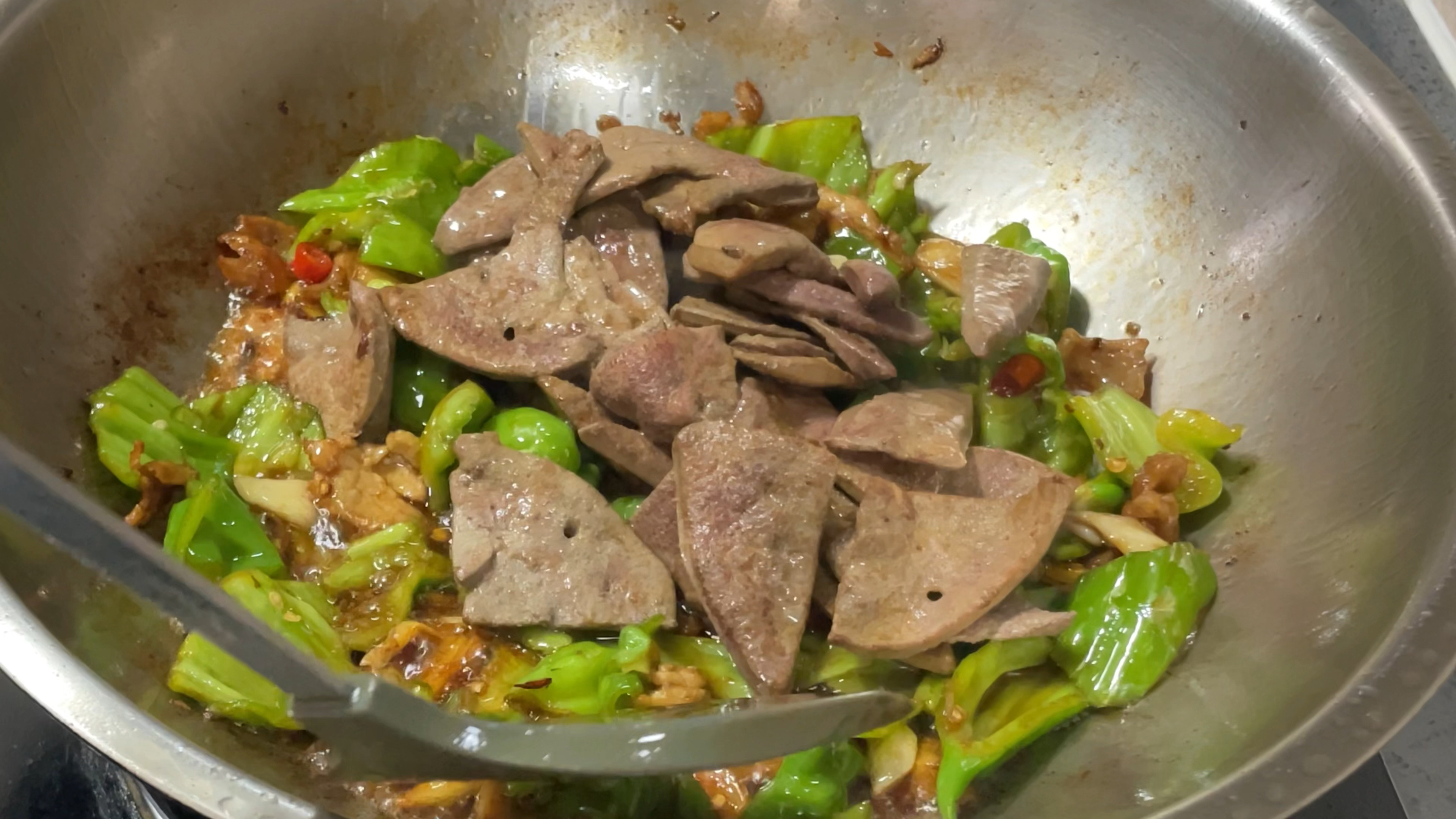 猪肝青椒炒肉,能不好吃吗?好吃的凑一块了