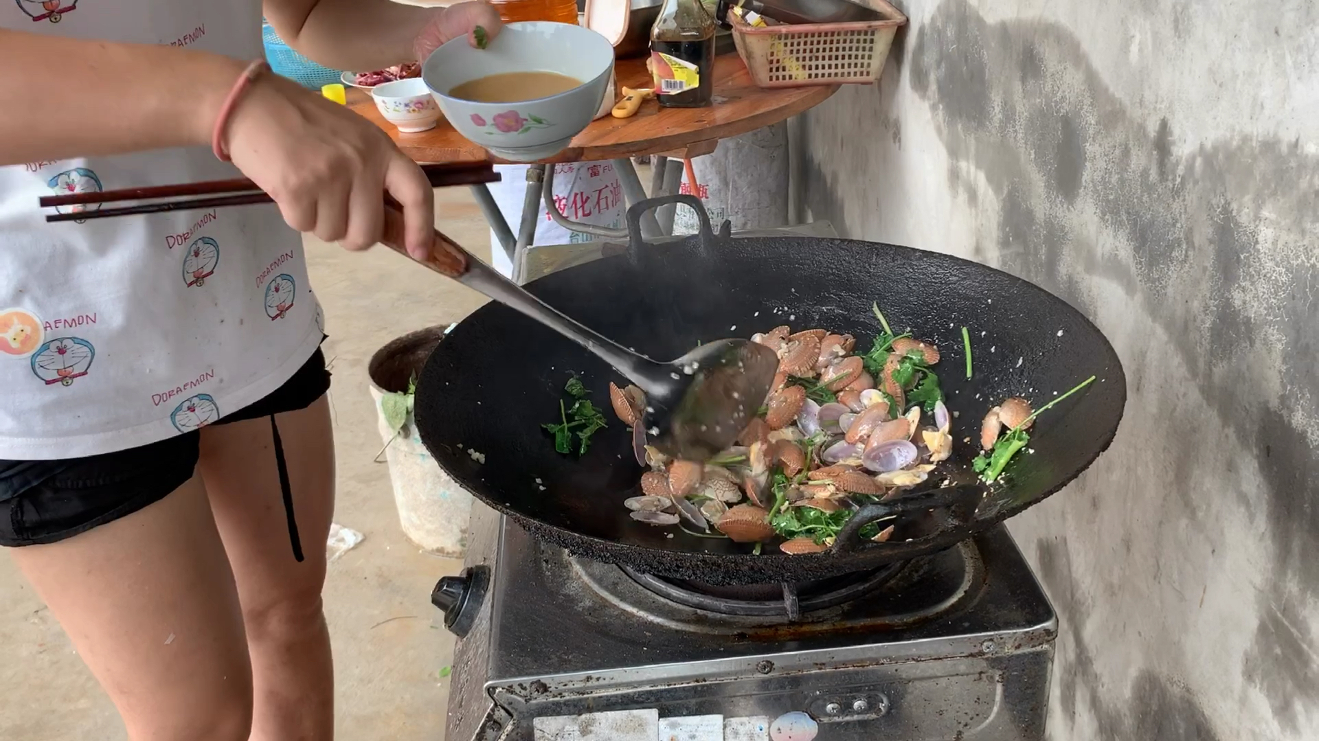 家常美味爆炒花甲