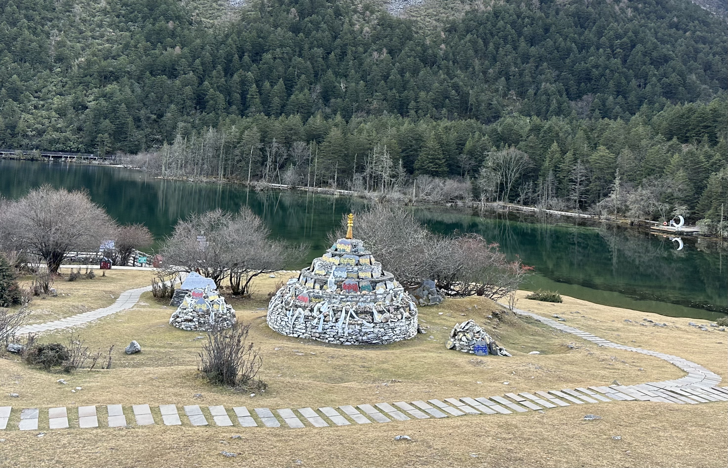 康定木格措冬季景色图片