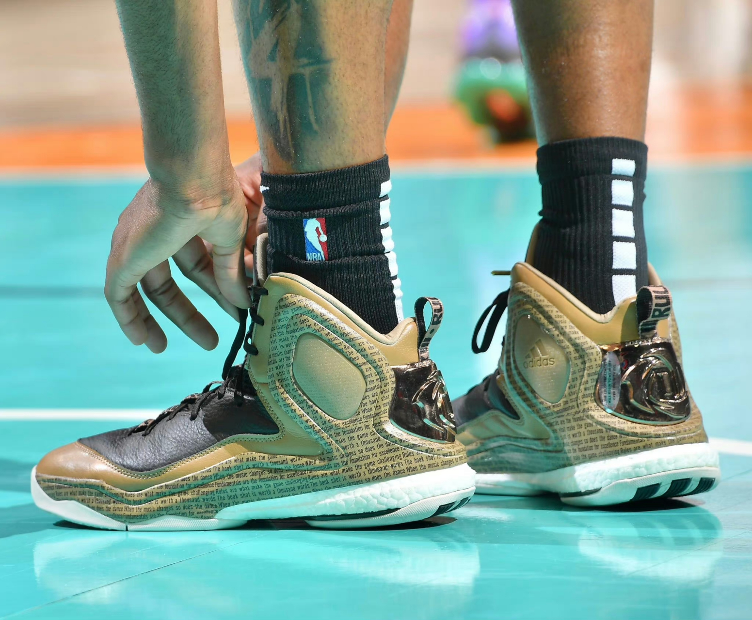 球鞋:德里克·罗斯