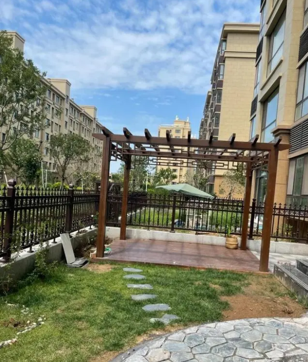 一楼带个小花园的楼房到底好不好