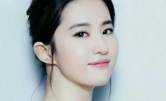 上海汤臣一品住的明星