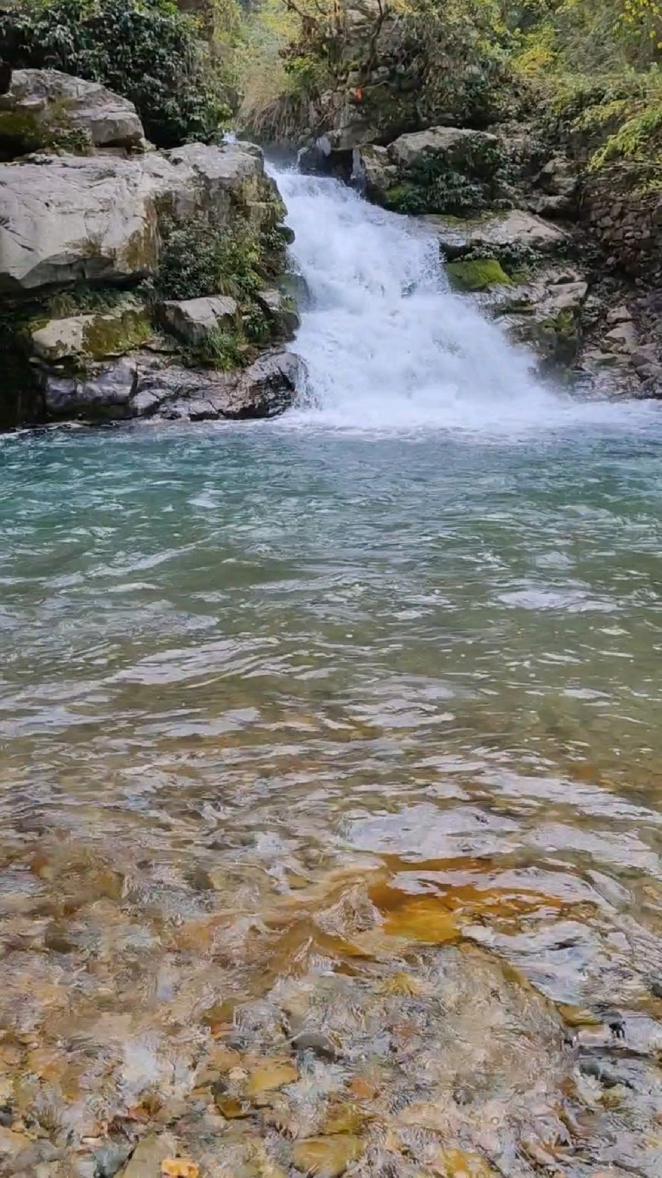 夏天快到了有爱玩水的朋友吗沅陵筲箕湾镇用坪乡野生瀑布