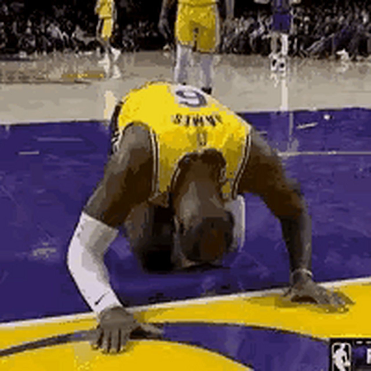 " 676767  詹姆斯的惊天一跪发生