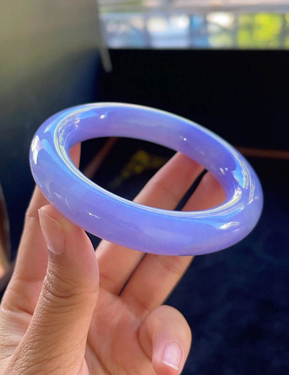 妖紫紫罗兰翡翠手镯,一支孤品紫罗兰翡翠圆条手镯,水灵灵的特别艳丽