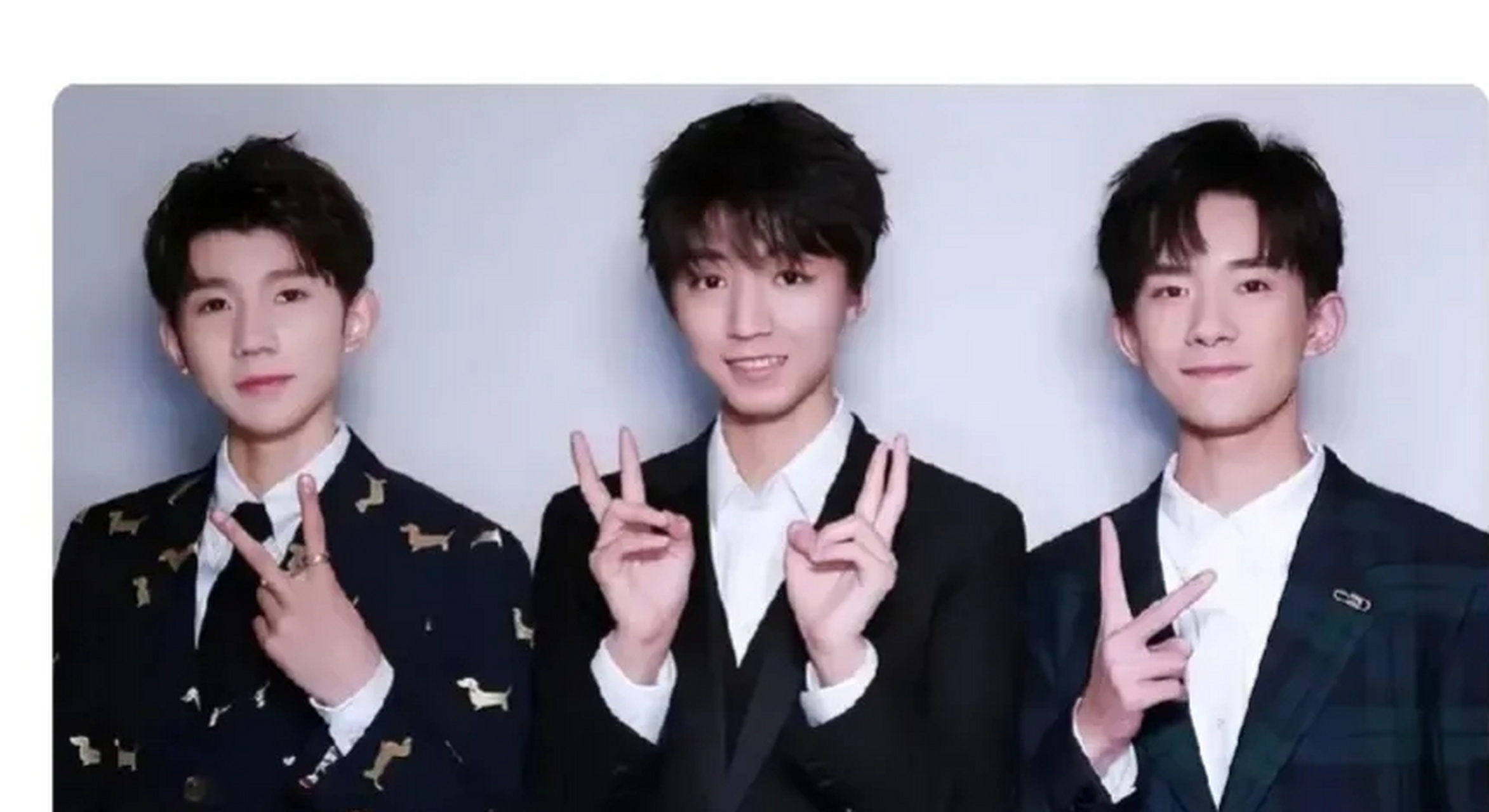 昨天看到西安奥体中心热闹的很.我就问儿子,tfb0丫s是个啥东东?