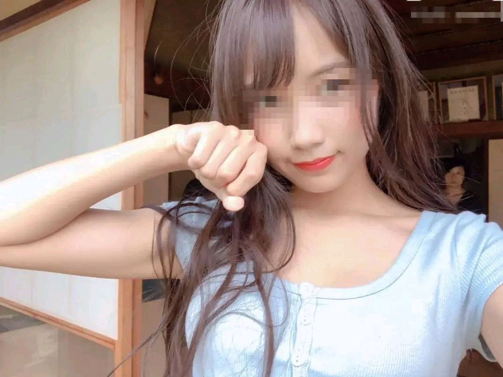 【19岁女大学生一次卖淫最高8000元,被抓时还不以为然,觉得这样做没错