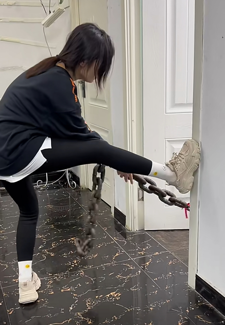 小姐姐说她家有条恶犬,拉出来把我震惊到了