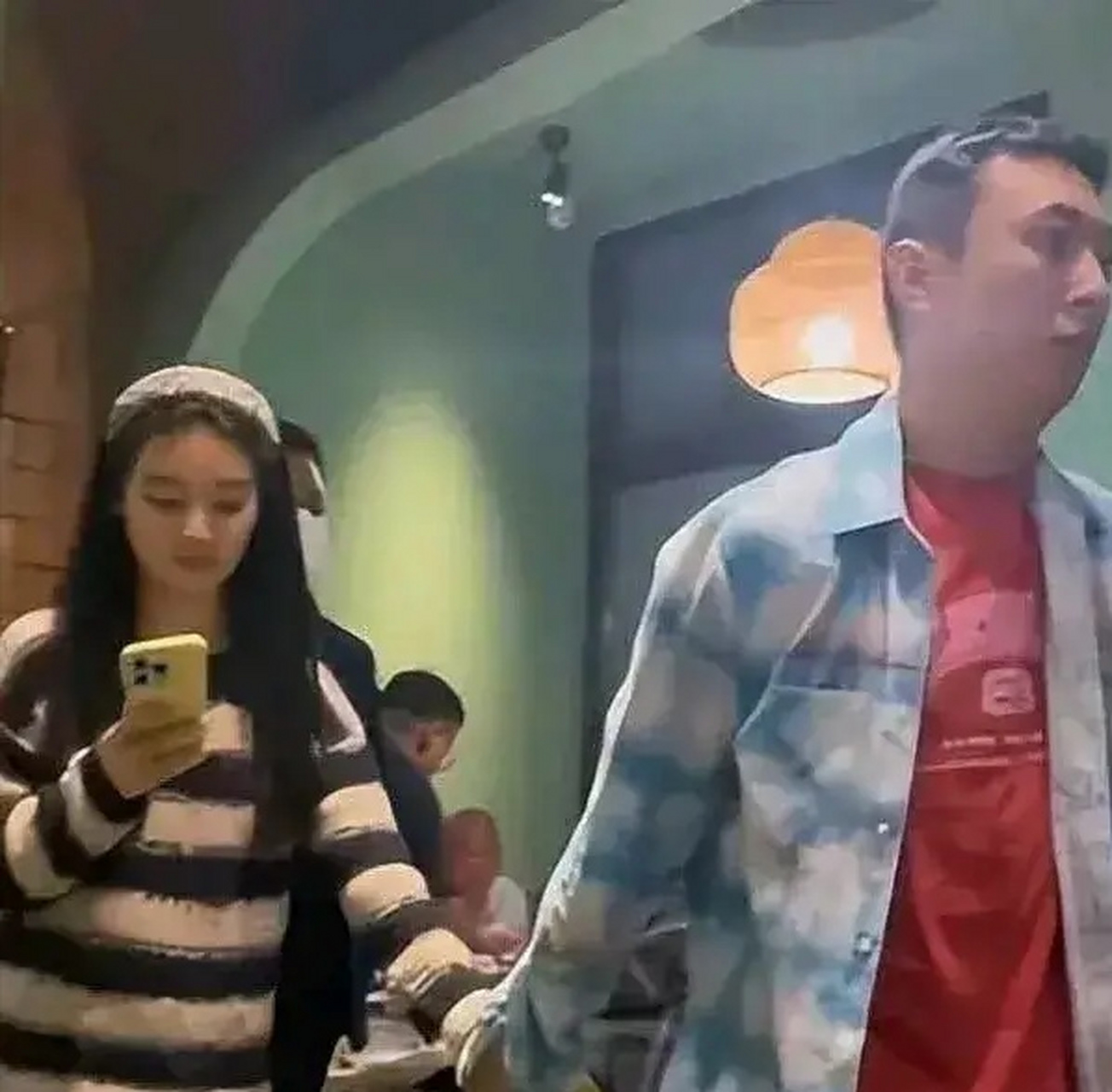 王思聪新女友柳禹安,是2002年出生的00后,是一名演