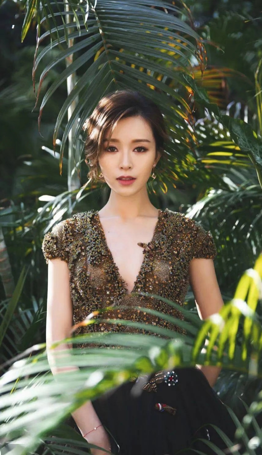 香港嫩模界鼻祖文咏珊,性感妩媚,动人心魄,太令人着迷了