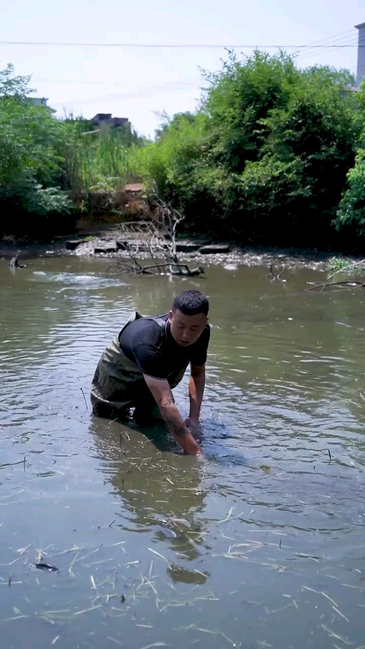 大表哥:户外抓鱼二