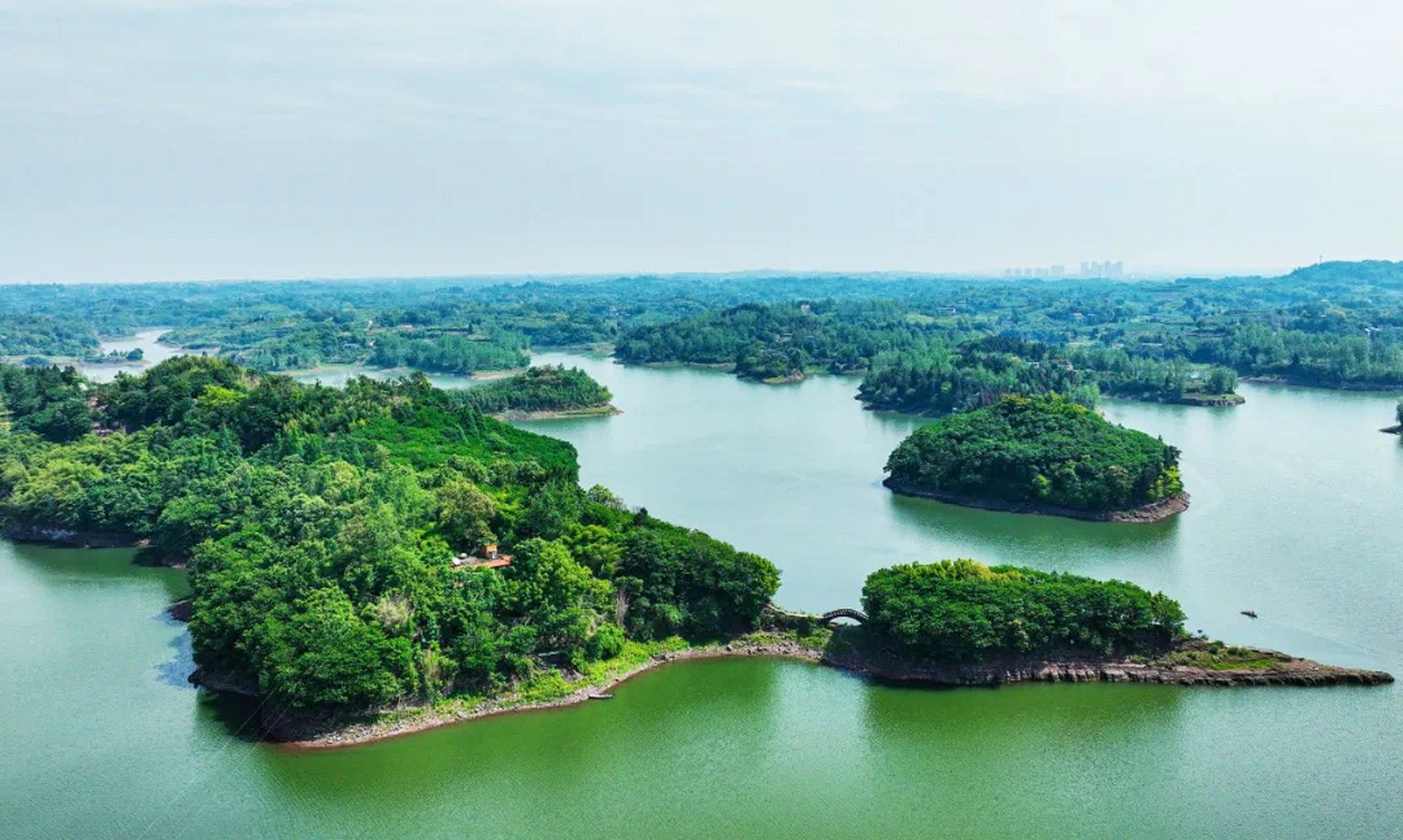 重庆双龙湖:它是合川最大的人工湖,也是重庆第二大人造奇迹.