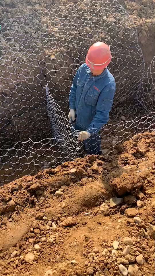 雷诺护垫施工现场照片图片