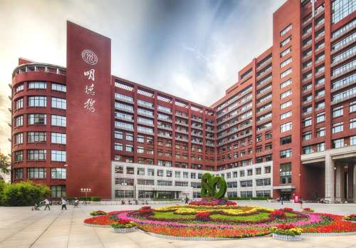 人大商学院emba开学,连花呼吸护理随身包为新生保驾护航