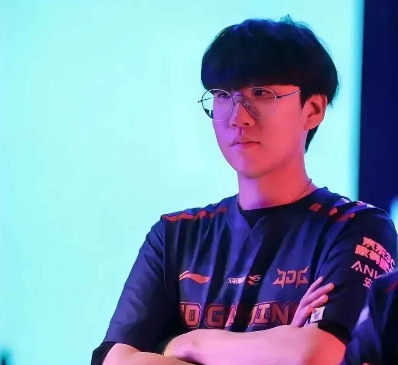 今日的lpl夏季赛jdg成功战胜了对手lng,下路选手ruler