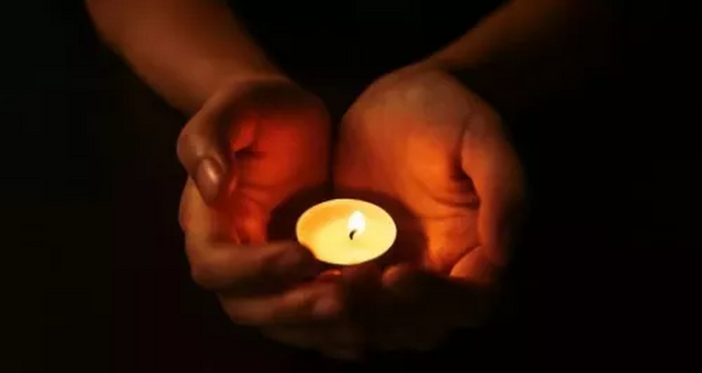 又是一年清明节, 点一盏心灯,为亲人祈福, 捧一束菊花,寄托着思念, 烧