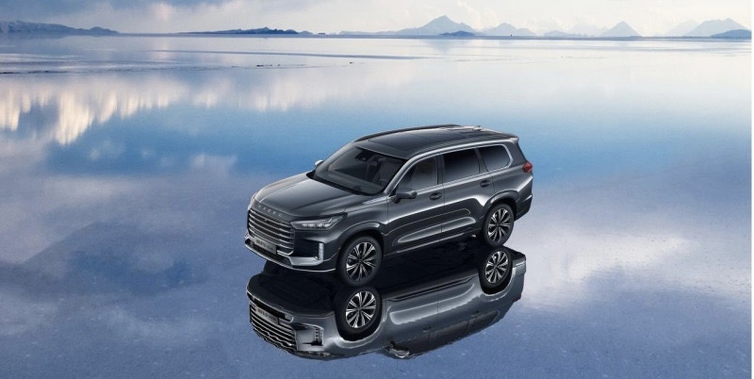 11月1日,星途揽月国际版海内外同步上市,新车共推出3款车型,售22.