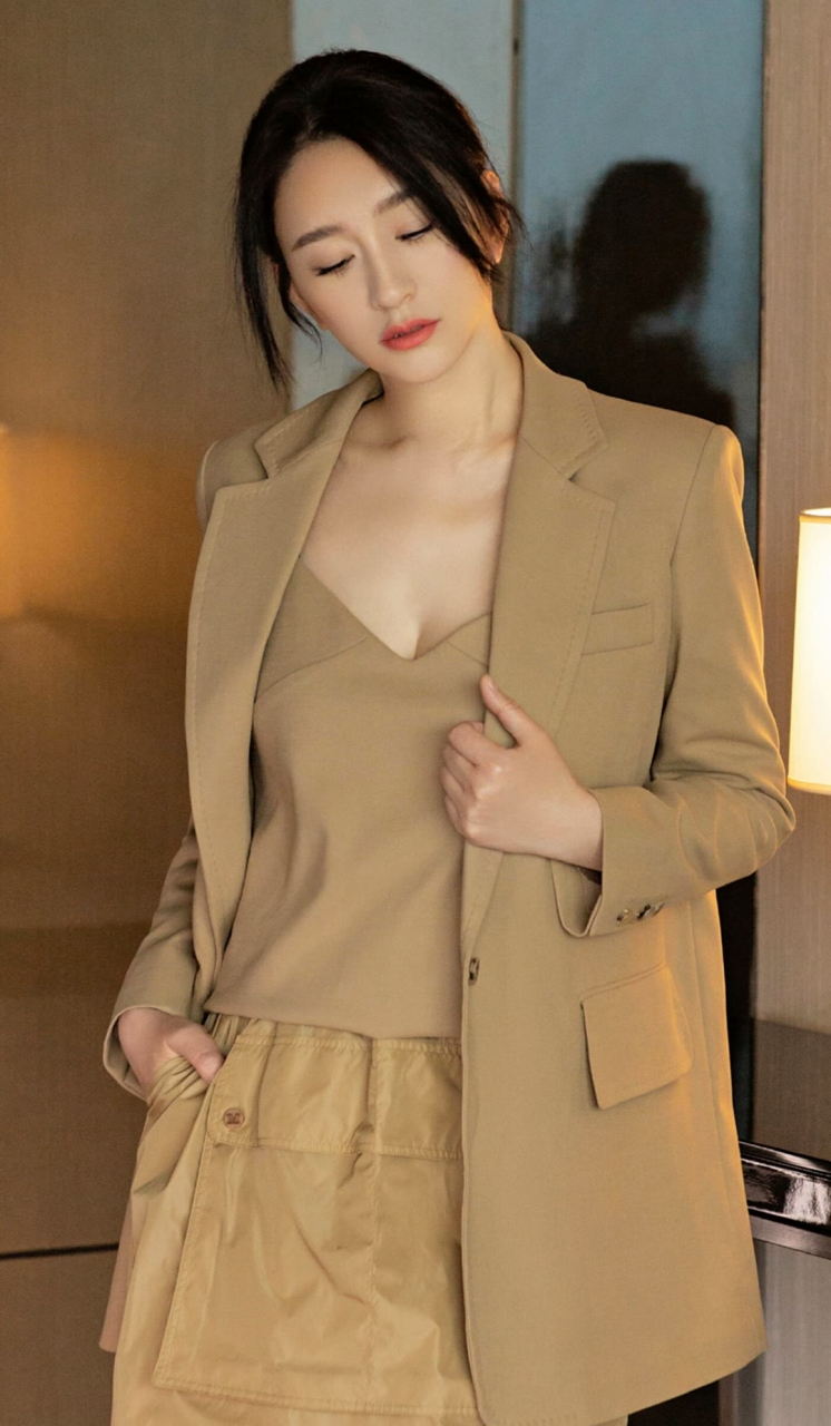 明星# 感觉小时候我最喜欢的漂亮姐姐长相其实是江疏影和李小冉那种