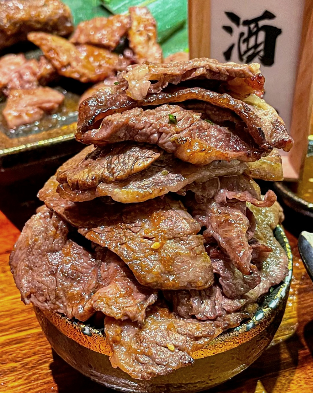 这一大碗肉真是满满的幸福.