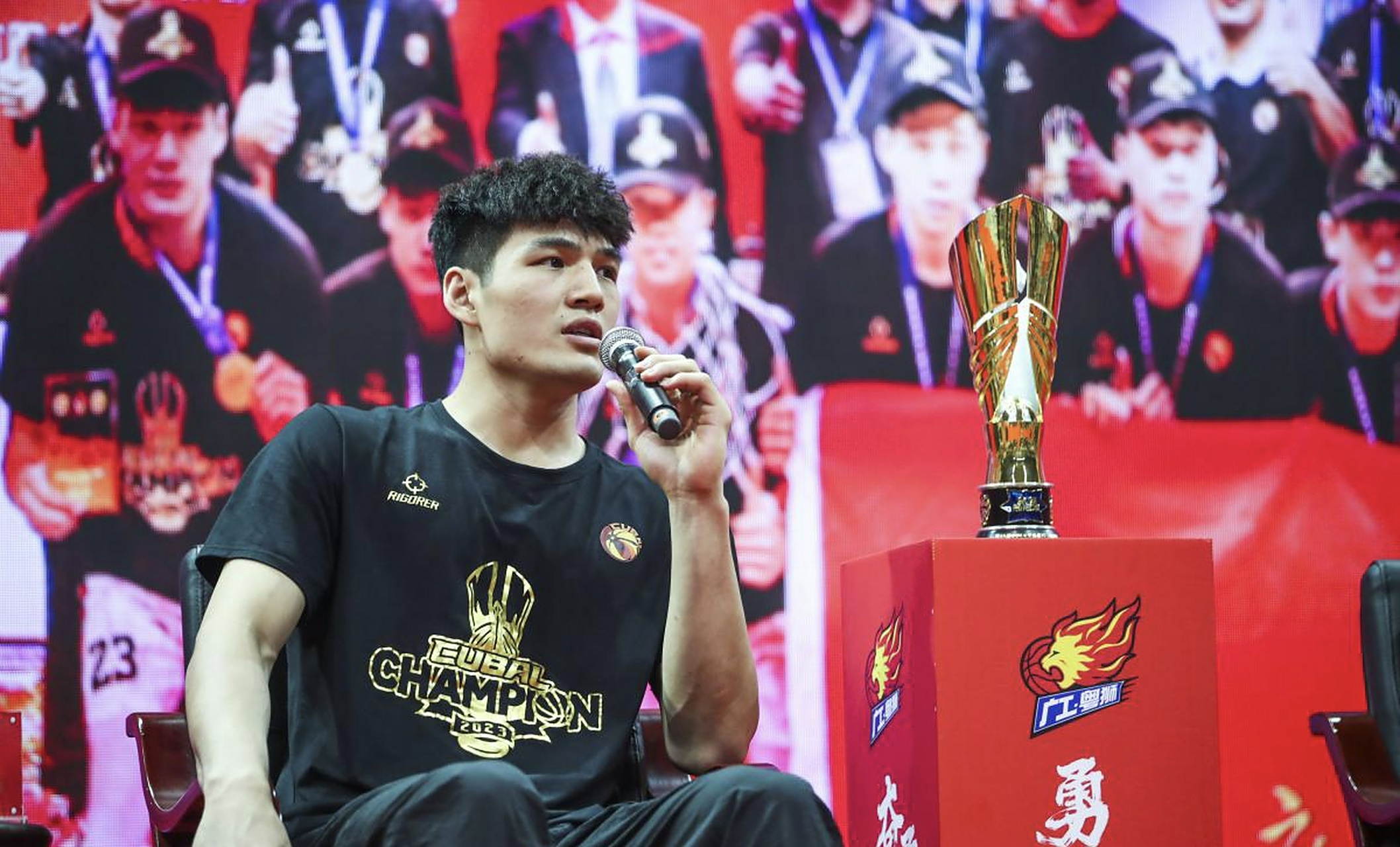 陈国豪当选2023cba选秀状元#看起来挺壮实的,不知道有没有机会冲击