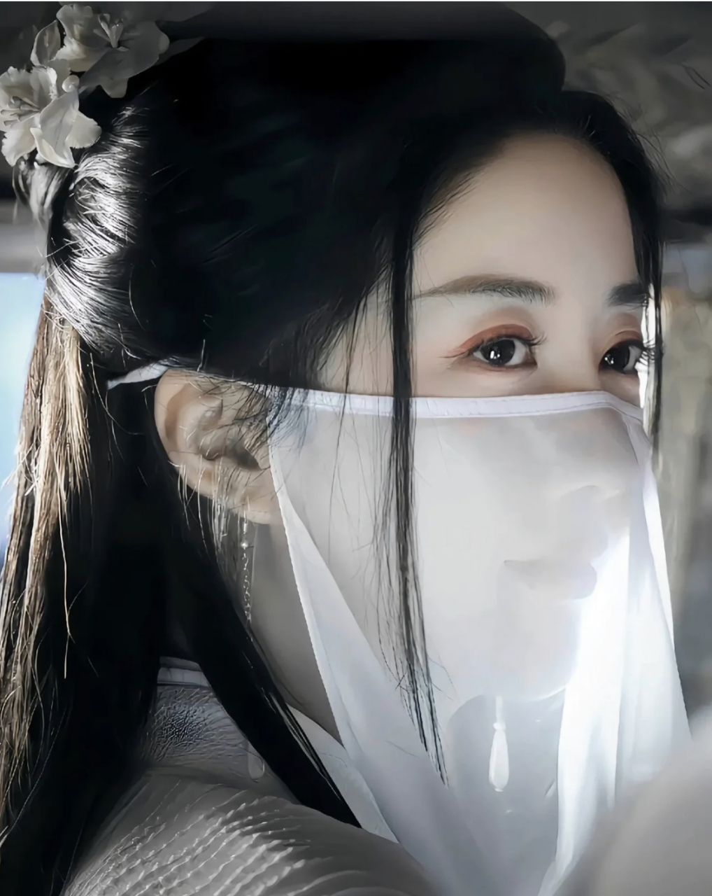 这是真的女演员,不是男人,和相柳还有几分神似,面