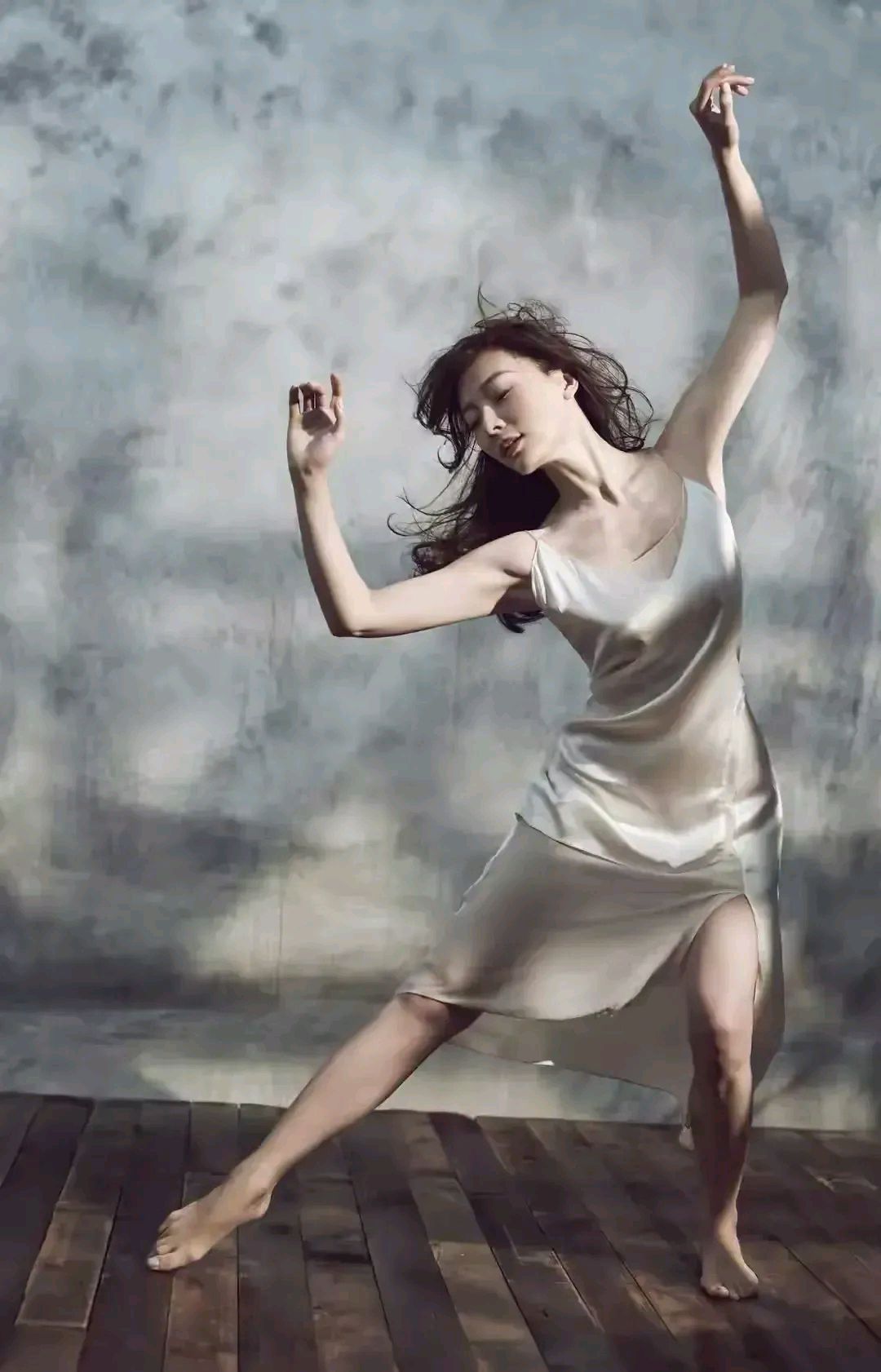 陈数真是一个气质美女,骨子里全是女人的成熟感