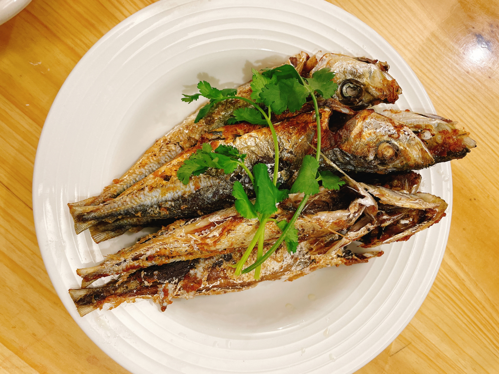 潮汕人的一日三餐 香煎巴浪鱼 香煎鸡中翅 豆酱炒空心菜 家常做法简单