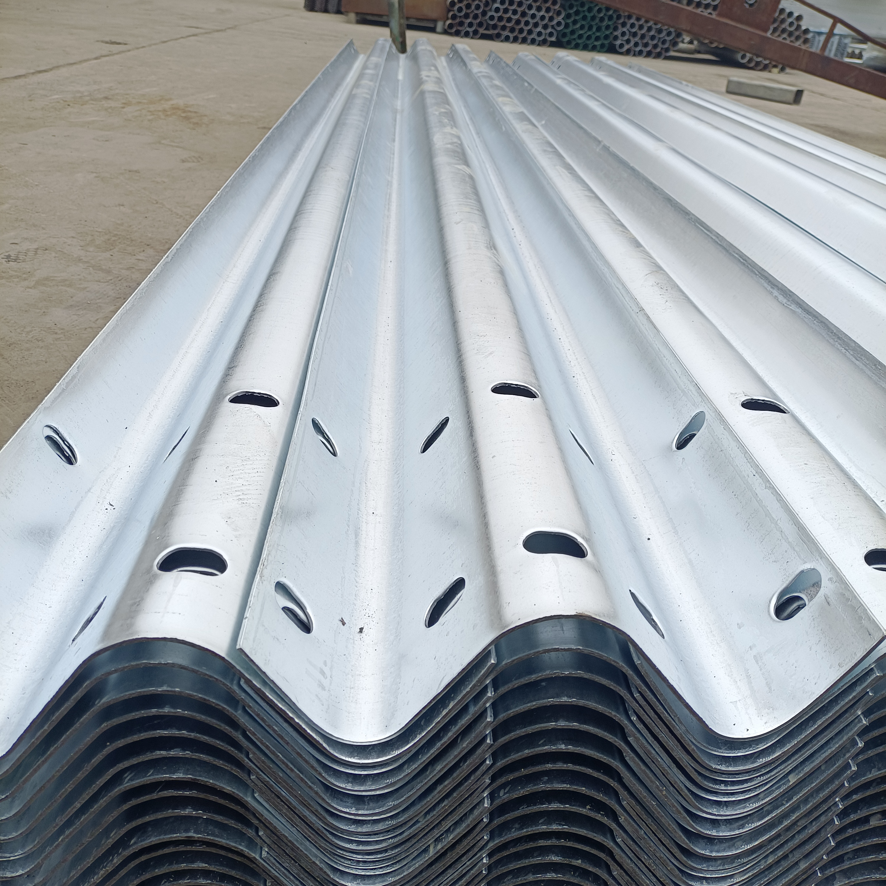 镀锌波形护栏厂家