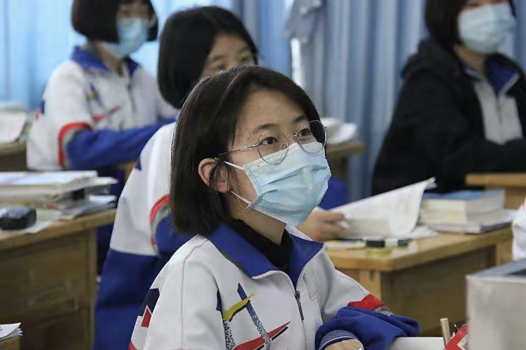 浙江疫情再次反弹,嘉善四中有2名师生感染,家长感到心情复杂