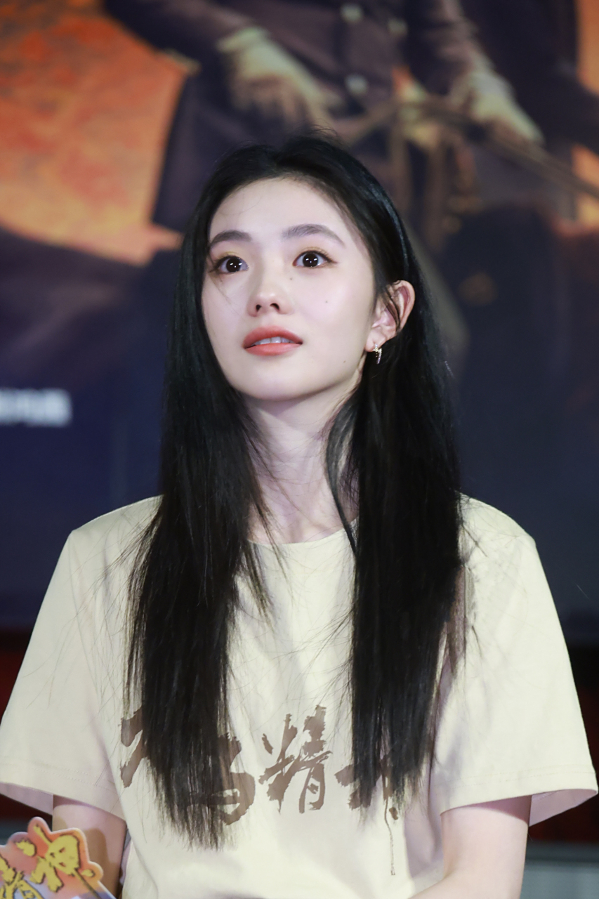 刘浩存# #电影龙马精神#  上海路演现场生图 676767,大家觉得