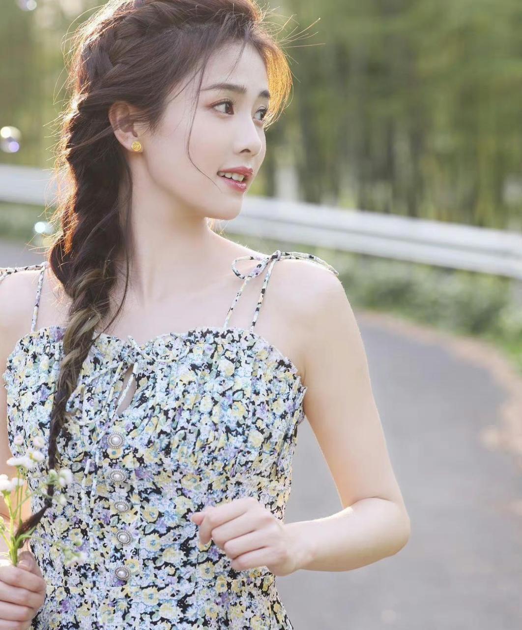 白鹿总是让人看见就觉得心情很好