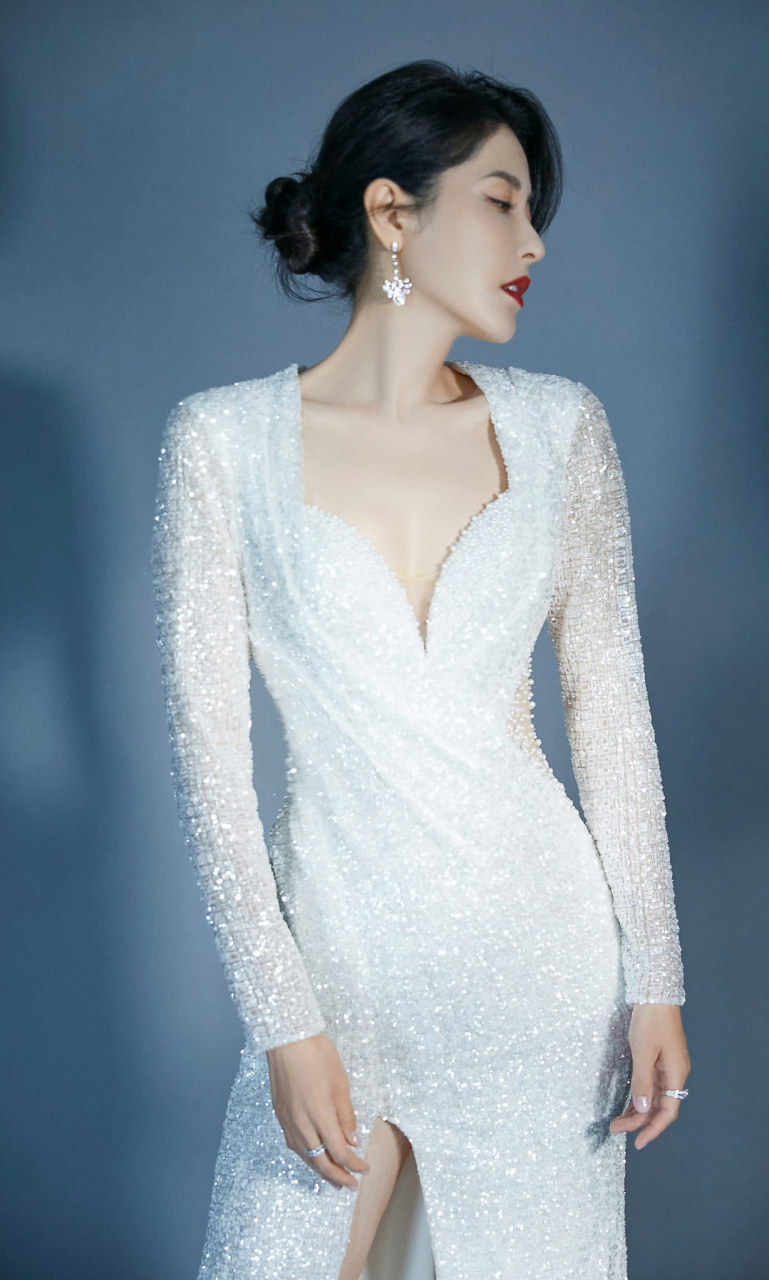 曾黎  高跟凉鞋  大长腿又直又白