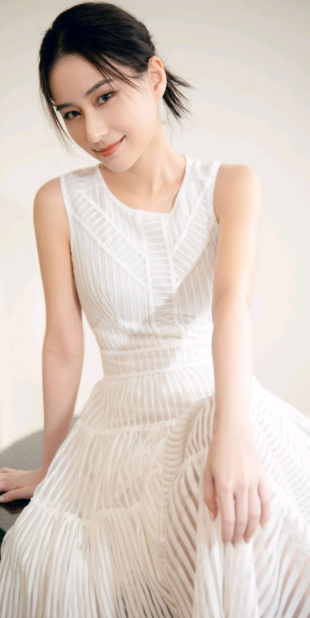 何超莲高清写真图集,肤白貌美,绝色佳人